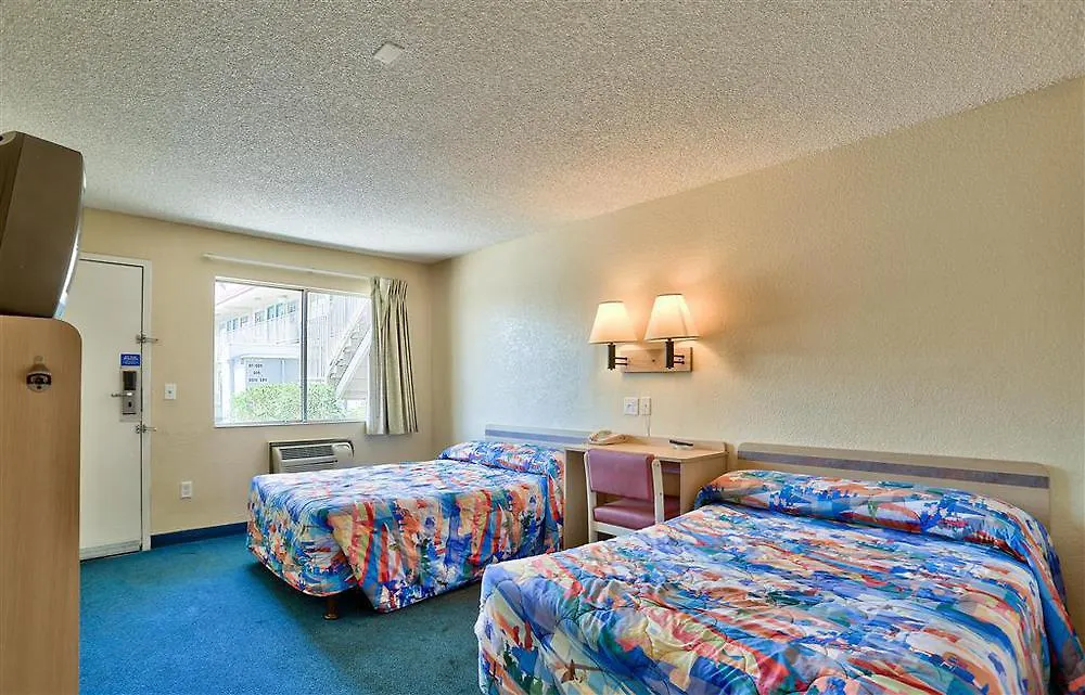 Red Roof Inn Phoenix- Midtown