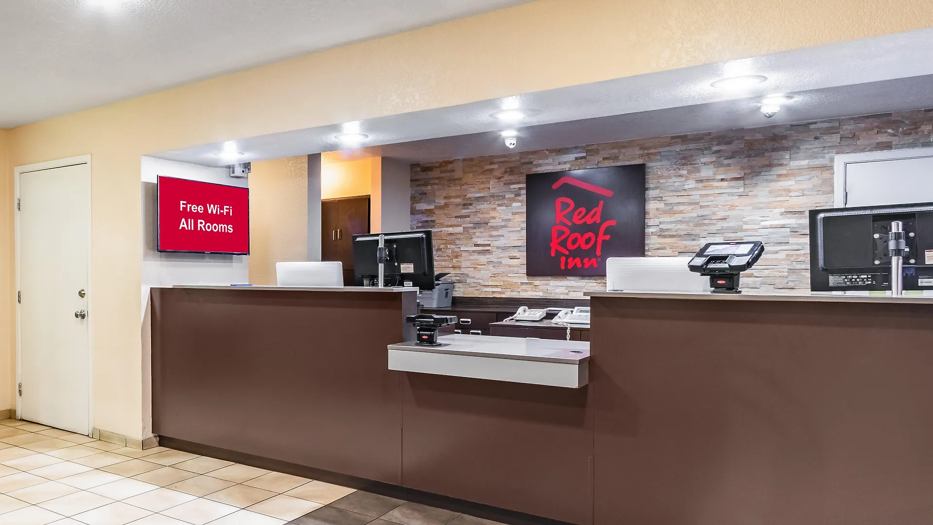 **  Red Roof Inn Phoenix- Midtown USA