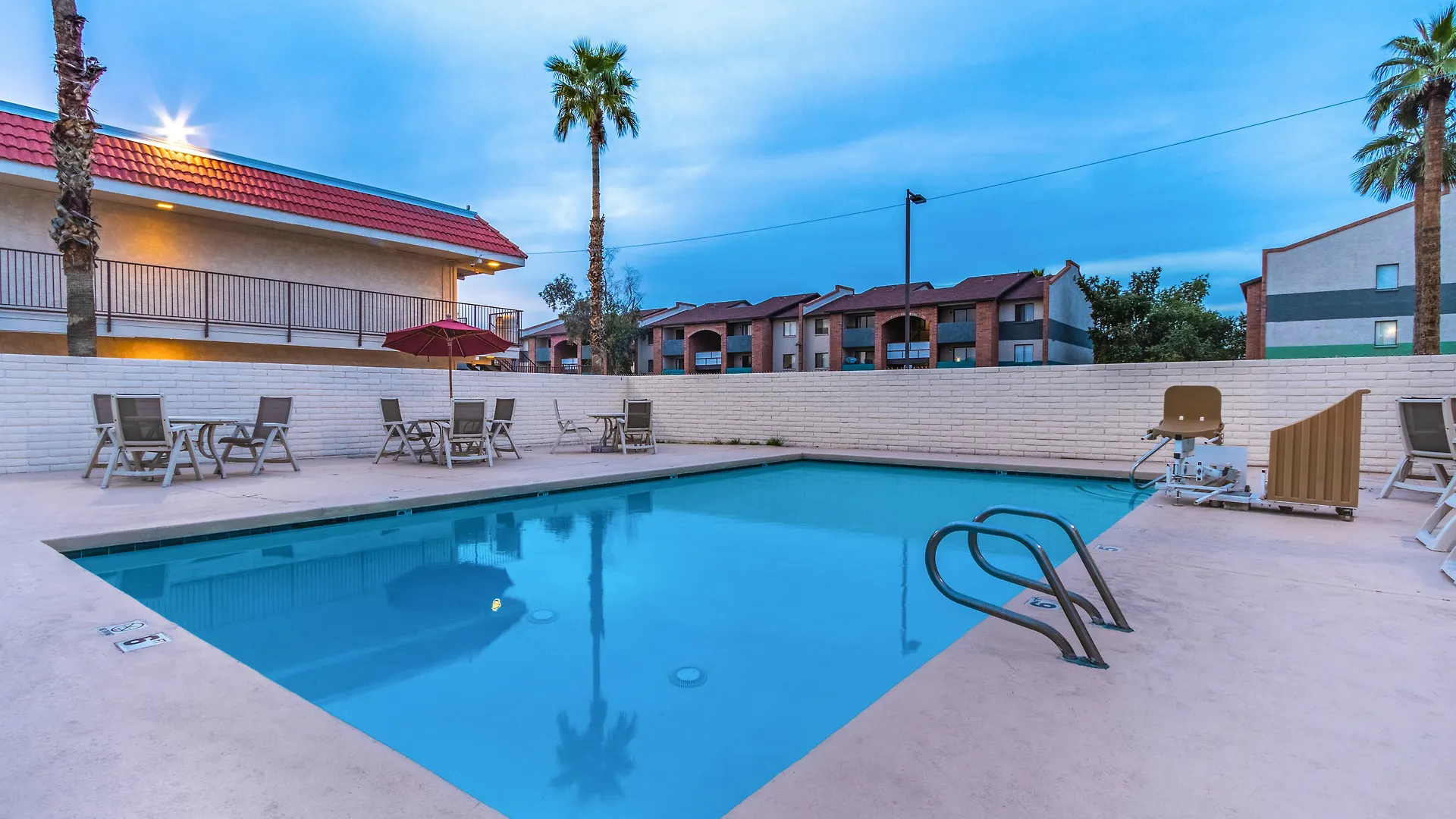 Red Roof Inn Phoenix- Midtown USA