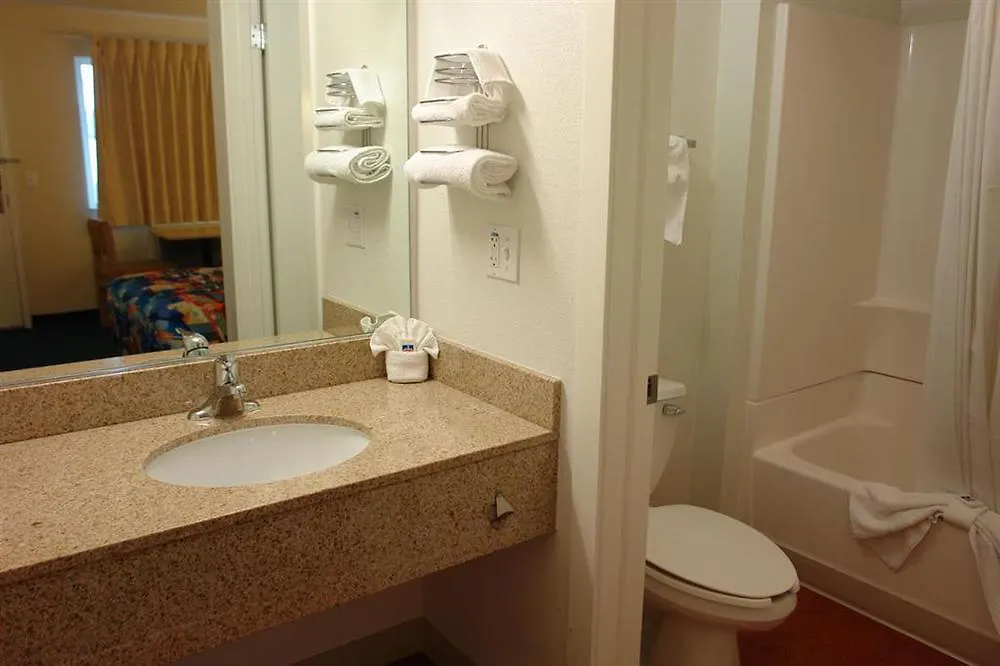 Red Roof Inn Phoenix- Midtown